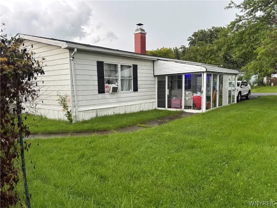 329 Applewood, Lockport, NY 14094 - #2