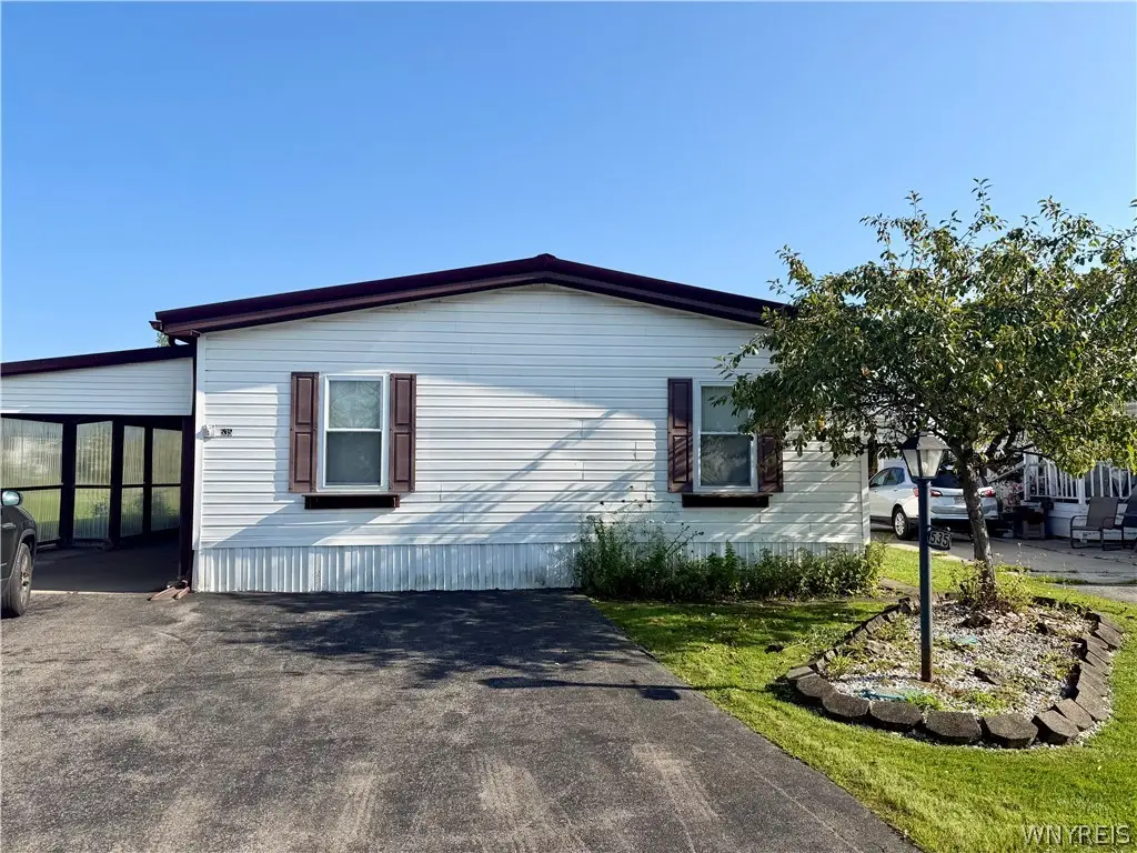 535 Applewood Drive, Lockport, NY 14094 - #1