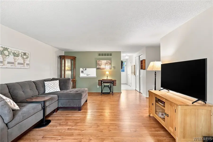 25 Stoneledge Court, Buffalo, NY 14221 - #2