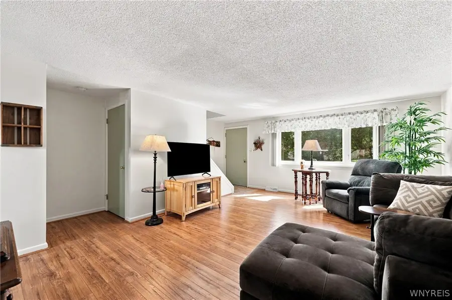 25 Stoneledge Court, Buffalo, NY 14221 - #3