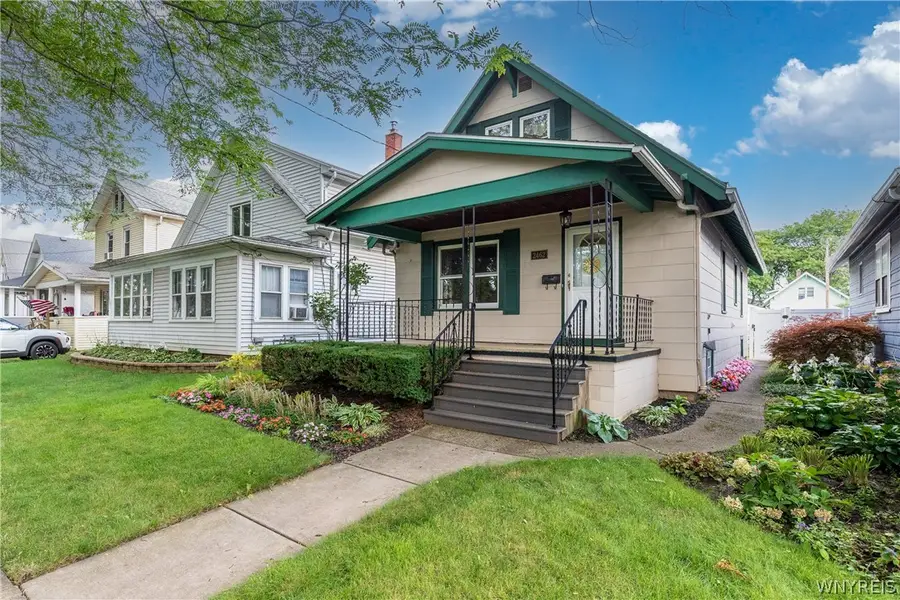 2462 Willow Avenue, Niagara Falls, NY 14305 - #2