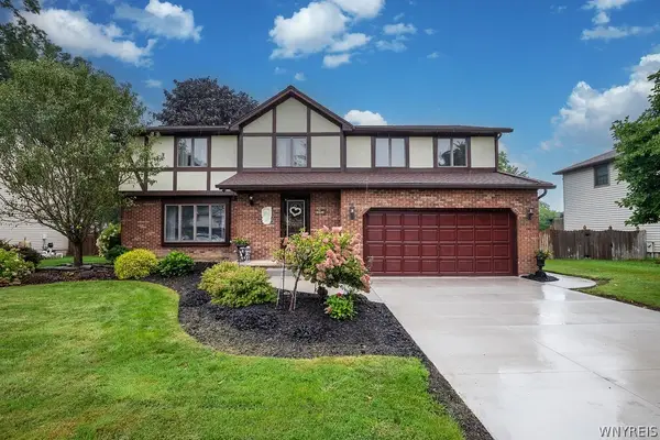109 Autumnwood Drive, Grand Island, NY 14072