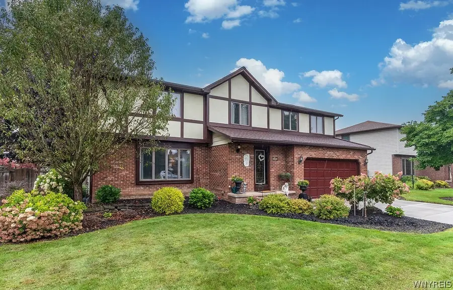 109 Autumnwood Drive, Grand Island, NY 14072 - #2