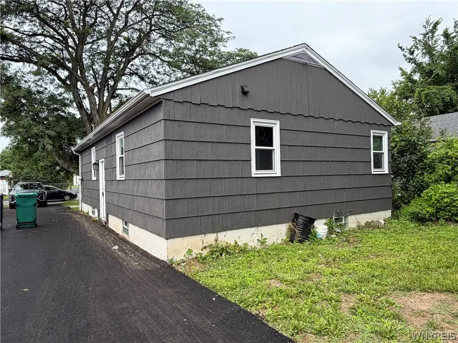 657 72nd Street, Niagara Falls, NY 14304 - #3