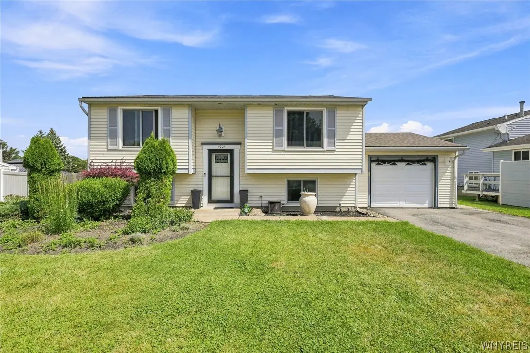 4209 Polly Lane, Hamburg, NY 14075 - #1