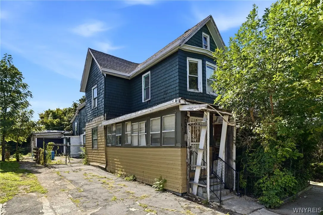 252 15th Street, Buffalo, NY 14213 - #1