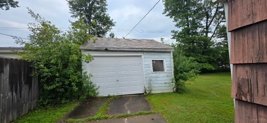 16 Riverdale Drive, Grand Island, NY 14072 - #3