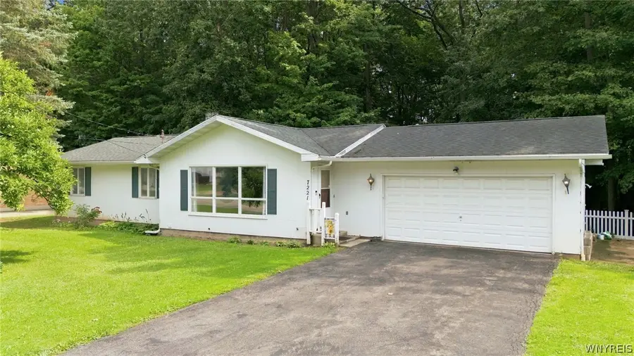 7221 Laur Road, Niagara Falls, NY 14304 - #2