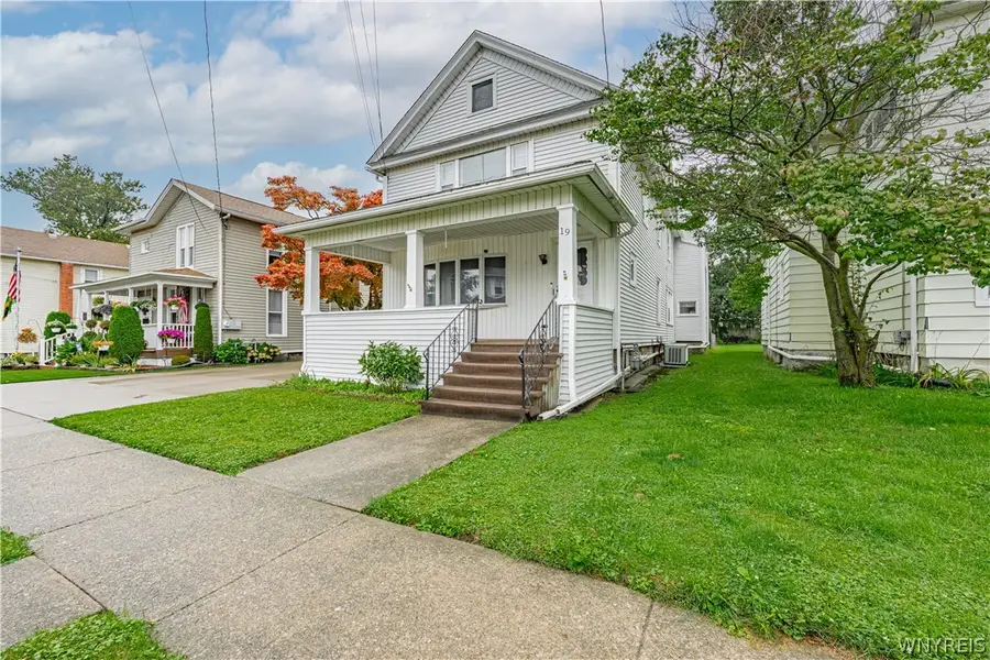 19 Grosvenor Street, Lockport, NY 14094 - #2