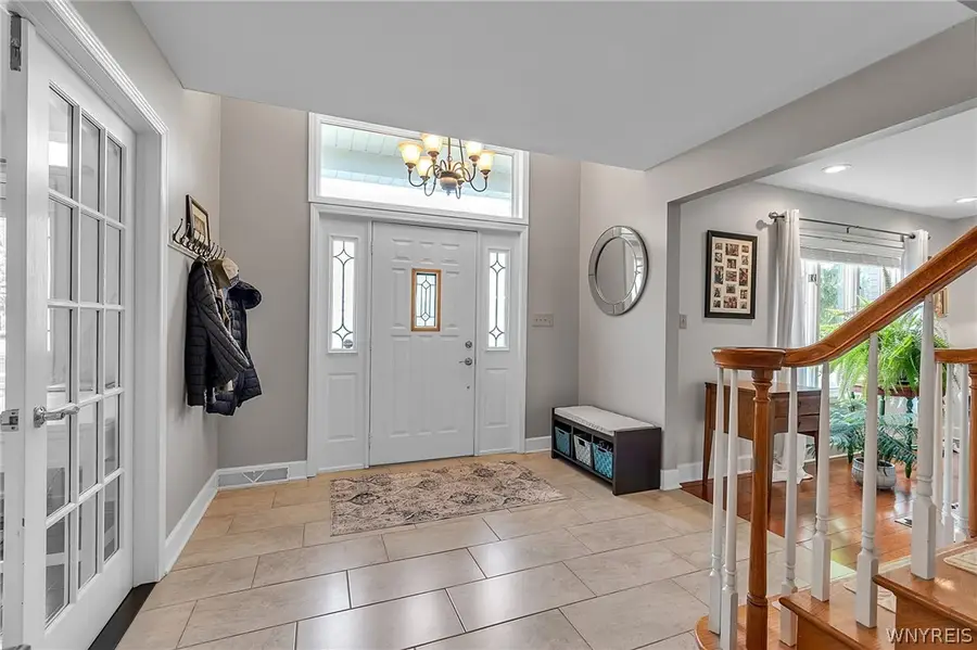 19 Braunview Way, Orchard Park, NY 14127 - #2