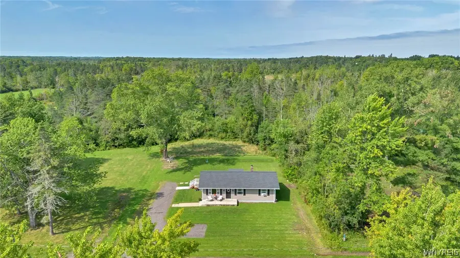 7704 Decker Road, Derby, NY 14047 - #3