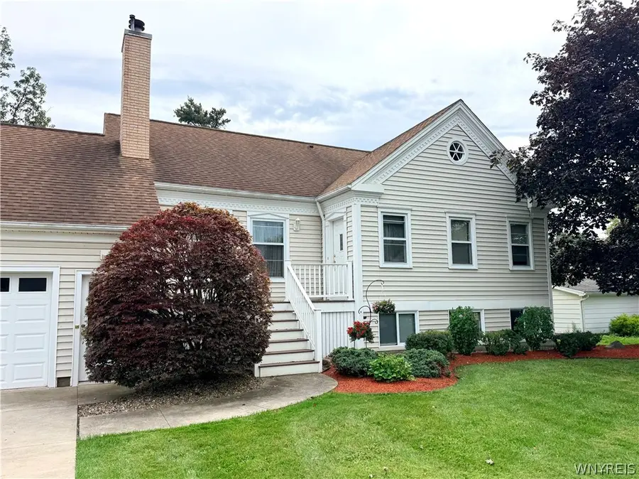 9515 High St, Clarence Center, NY 14032 - #2