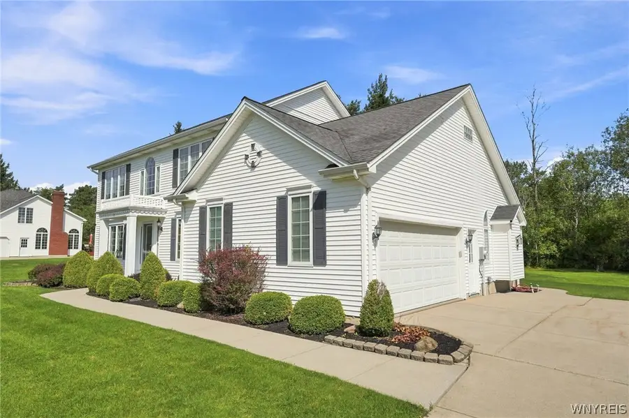 19 Ponderosa Court, Orchard Park, NY 14127 - #2