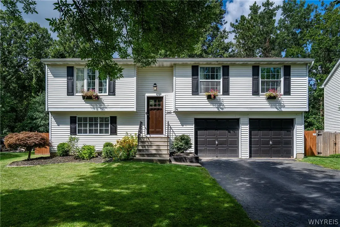 240 Greengage Circle, East Amherst, NY 14051 - #1