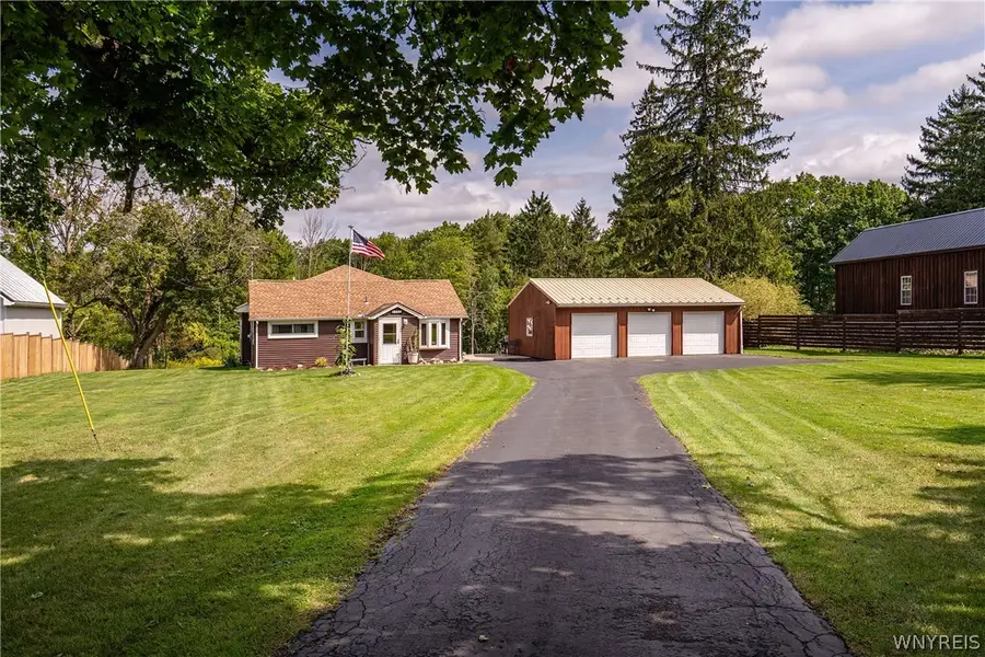 6551 Taylor Road, Hamburg, NY 14075 - #2