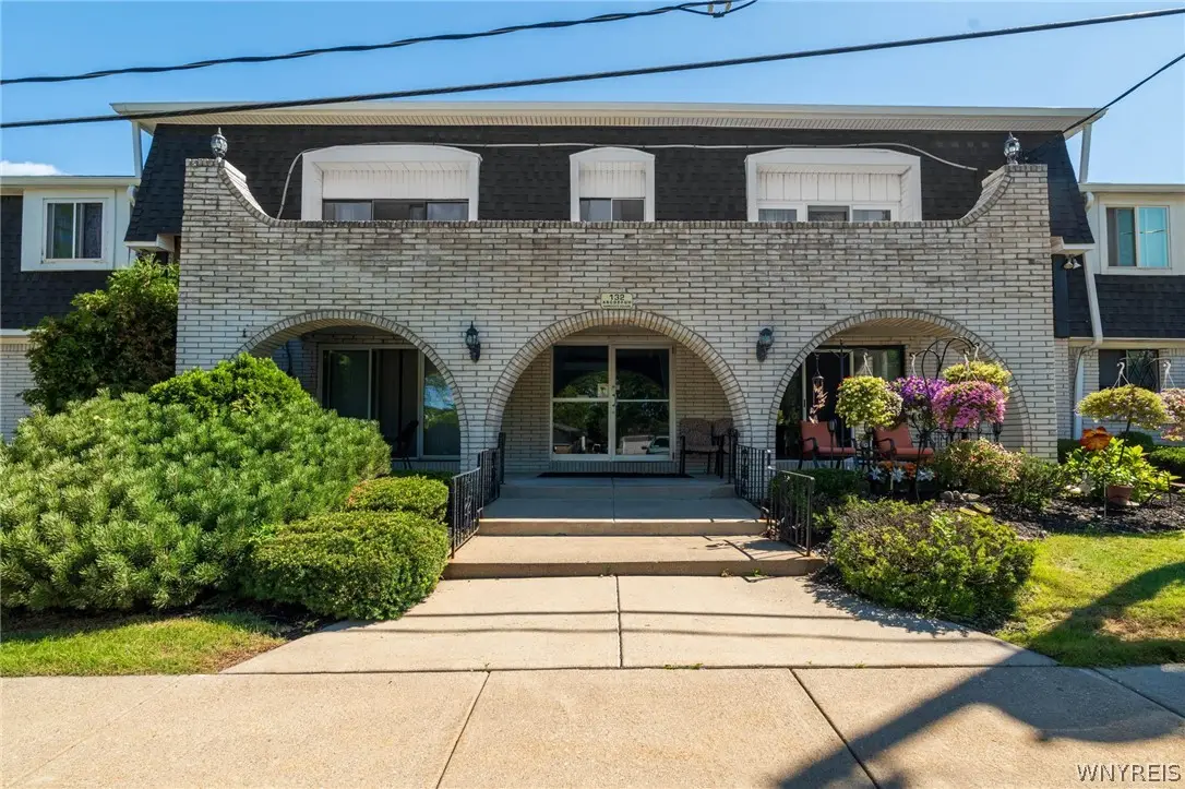 132 Harrogate Sq #E, Amherst, NY 14221 - #1