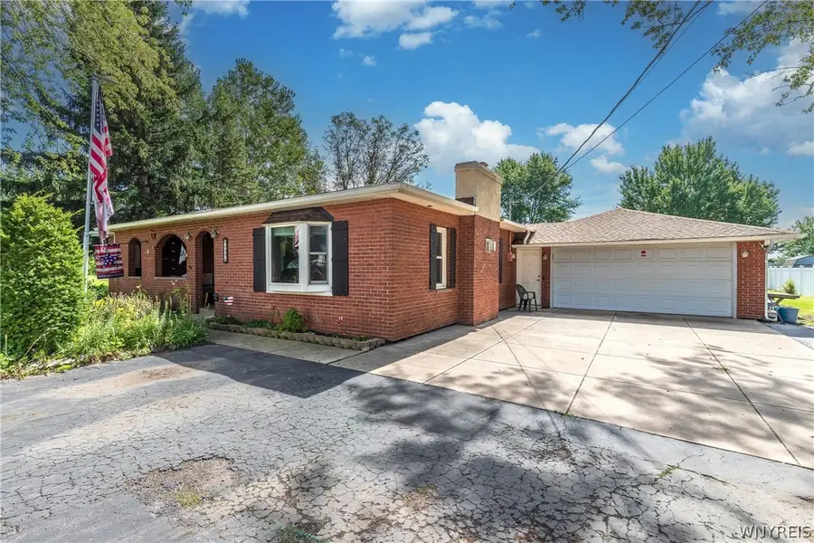 4554 Meyer Road, North Tonawanda, NY 14120 - #2