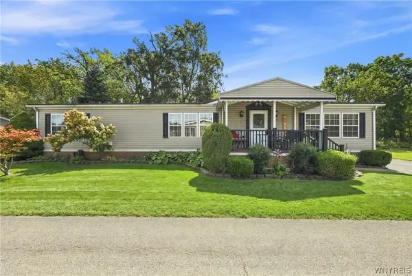 9801 Limehouse Drive, Clarence, NY 14031