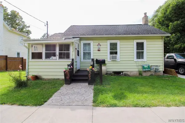 207 Glenwood Avenue, Medina, NY 14103