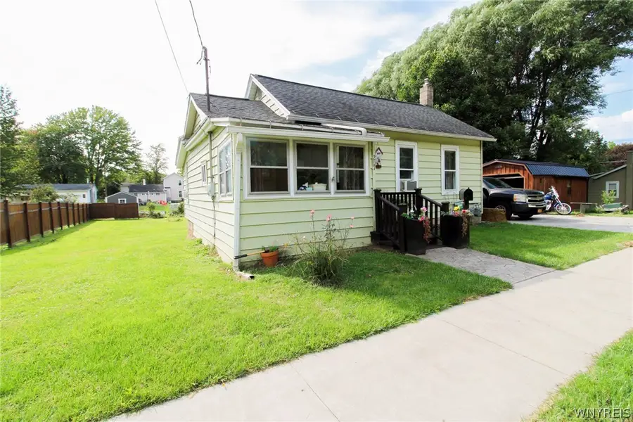 207 Glenwood Avenue, Medina, NY 14103 - #2