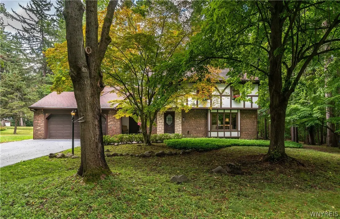 7 Greenwood Drive, Orchard Park, NY 14127 - #1