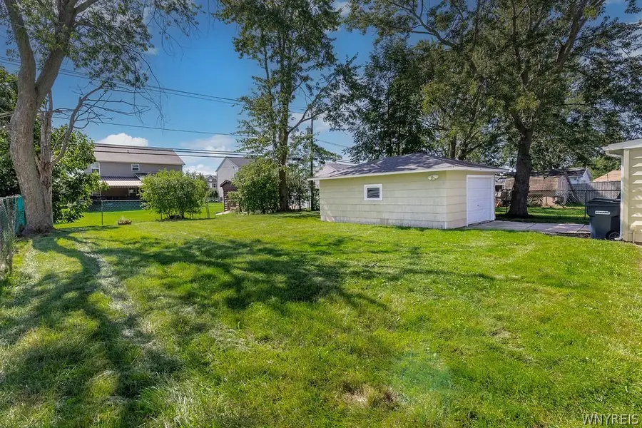82 Riverdale Drive, Grand Island, NY 14072 - #2