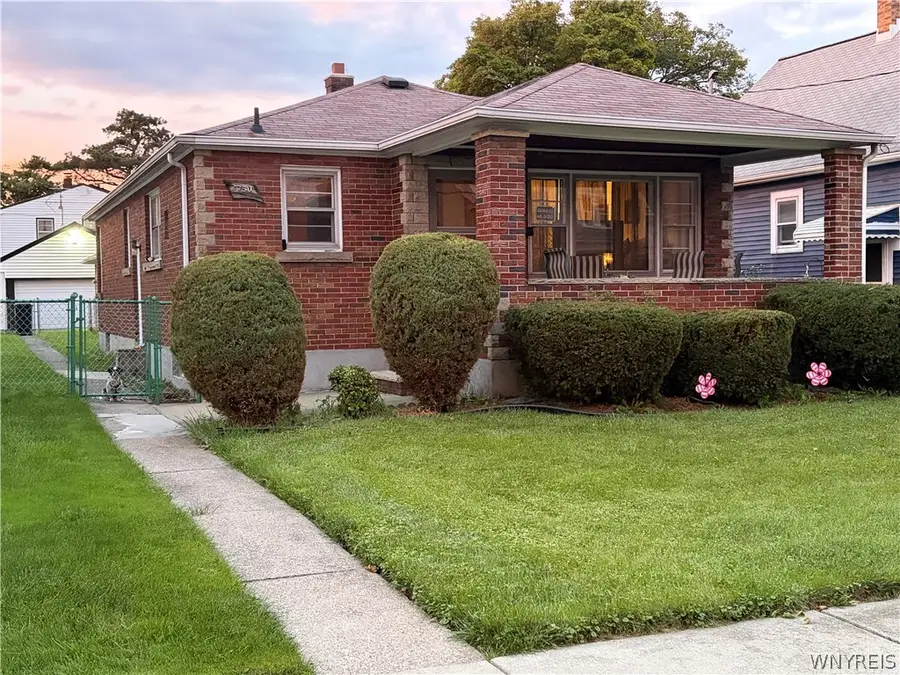 2750 La Salle Avenue, Niagara Falls, NY 14301 - #2