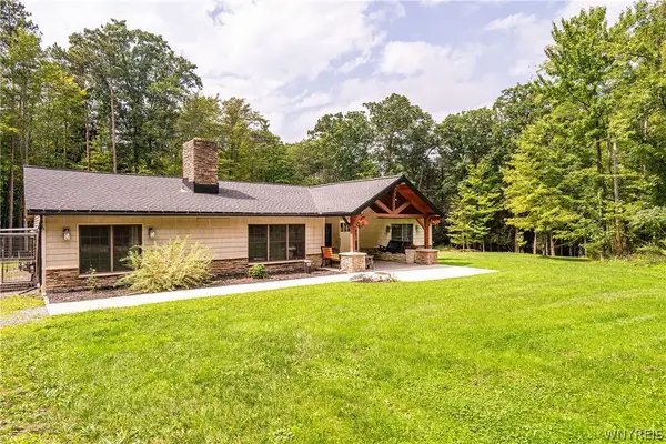 9852 Larkin Road, Eden, NY 14057