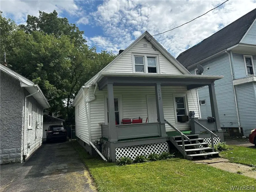 213 77th Street, Niagara Falls, NY 14304 - #2