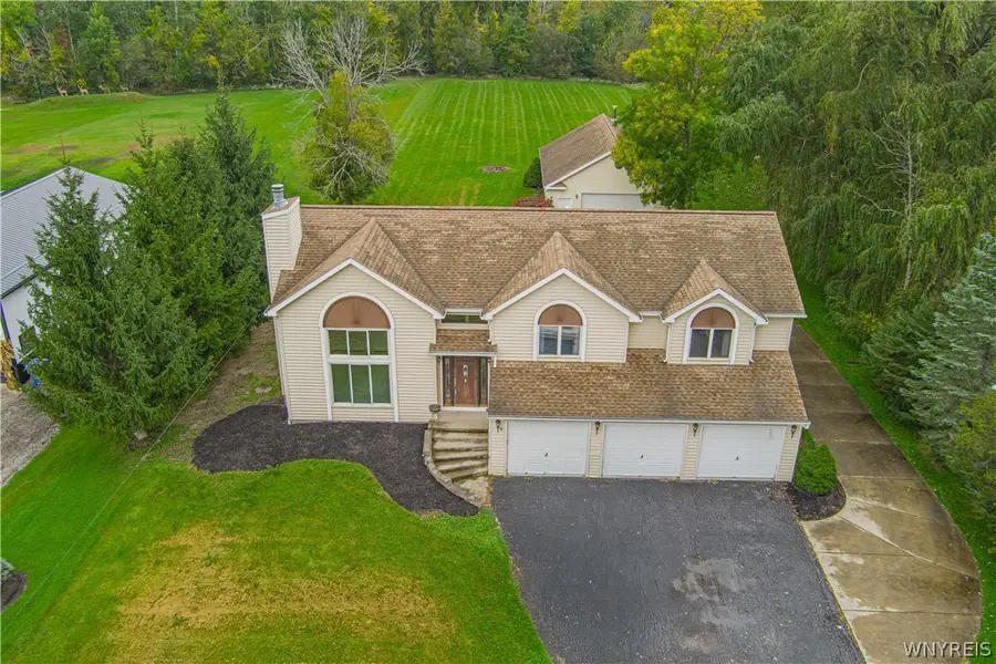 5507 Oakwood Drive, North Tonawanda, NY 14120 - #3