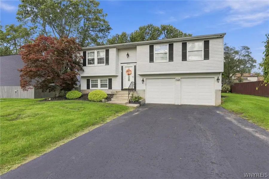 6593 Royal Parkway S, Lockport, NY 14094 - #2