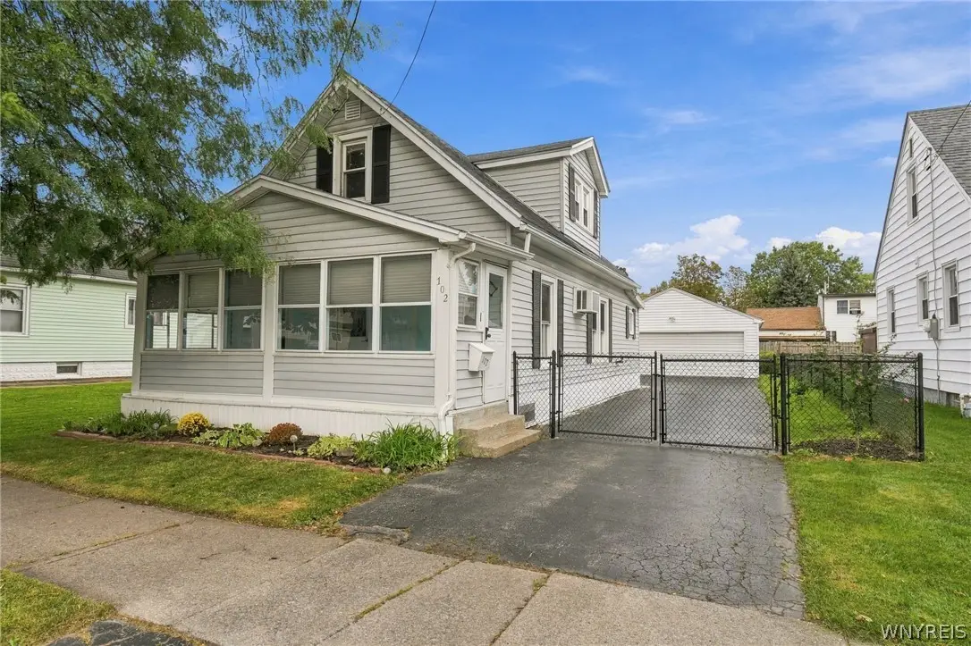 102 16th Avenue, North Tonawanda, NY 14120 - #1