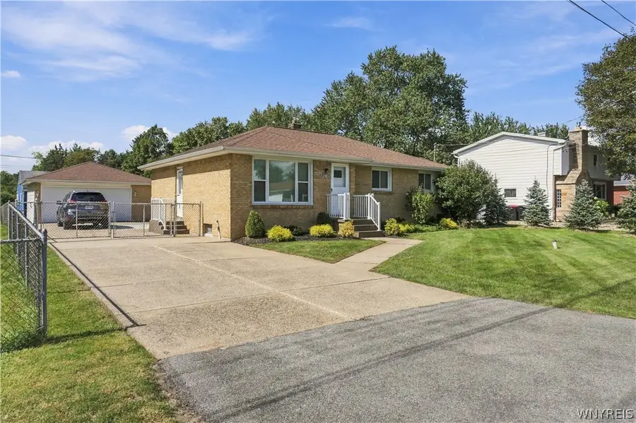 282 Iroquois Avenue, Lancaster, NY 14086 - #2