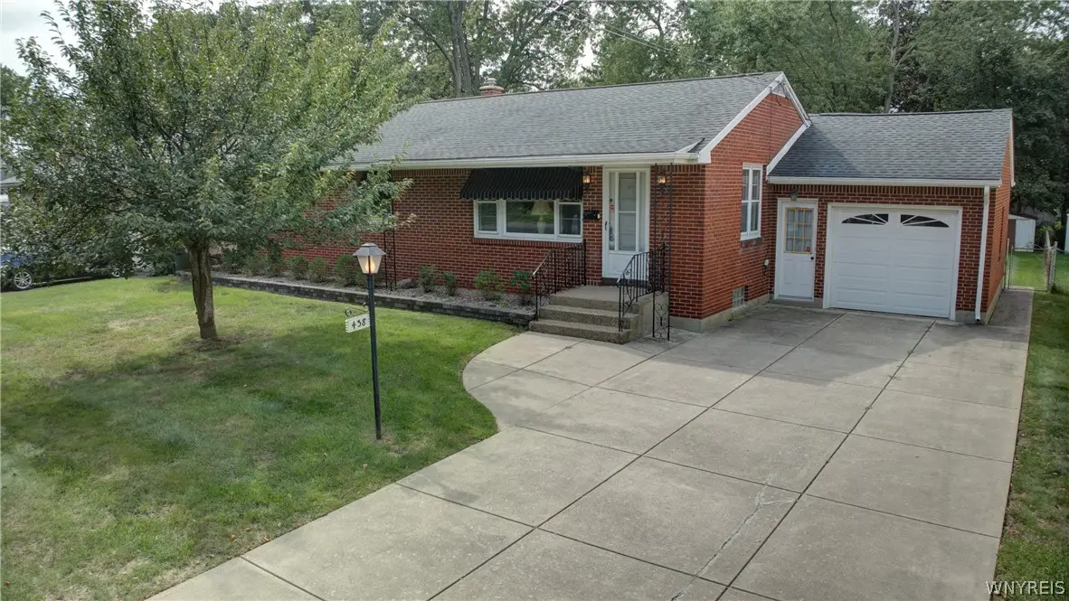 438 Robert Drive, North Tonawanda, NY 14120 - #1