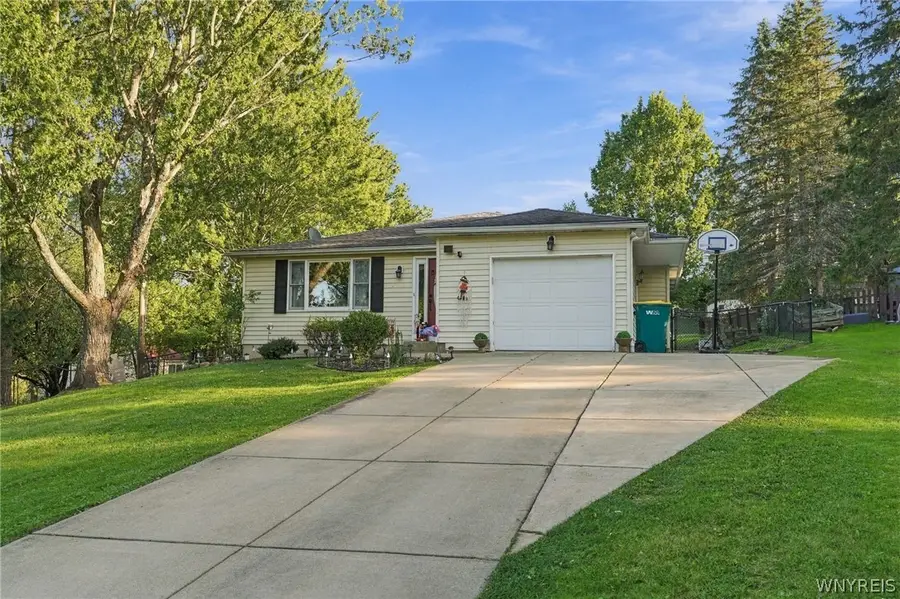 21 Fairlawn Court, East Aurora, NY 14052 - #3