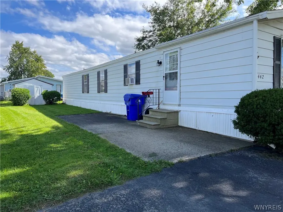 442 Chestnut Drive, Lockport, NY 14094 - #2