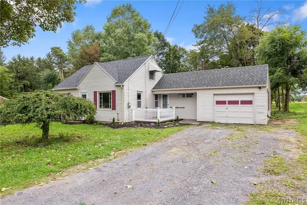 7316 Rochester Road, Lockport, NY 14094