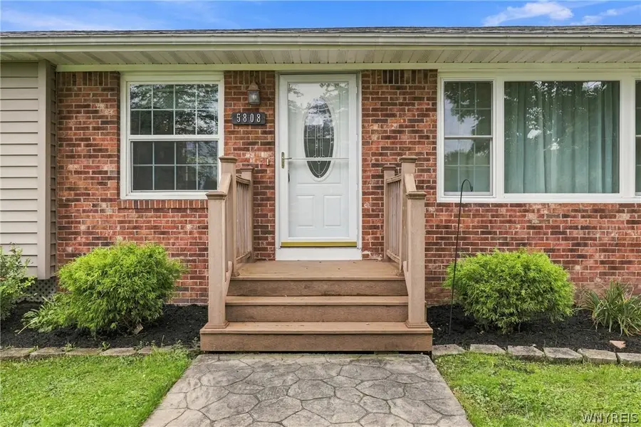 5808 Tonawanda Creek N Road, Lockport, NY 14094 - #3
