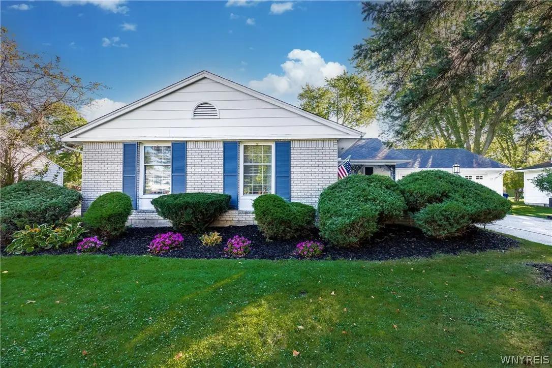 27 Exeter Road, Williamsville, NY 14221 - #1