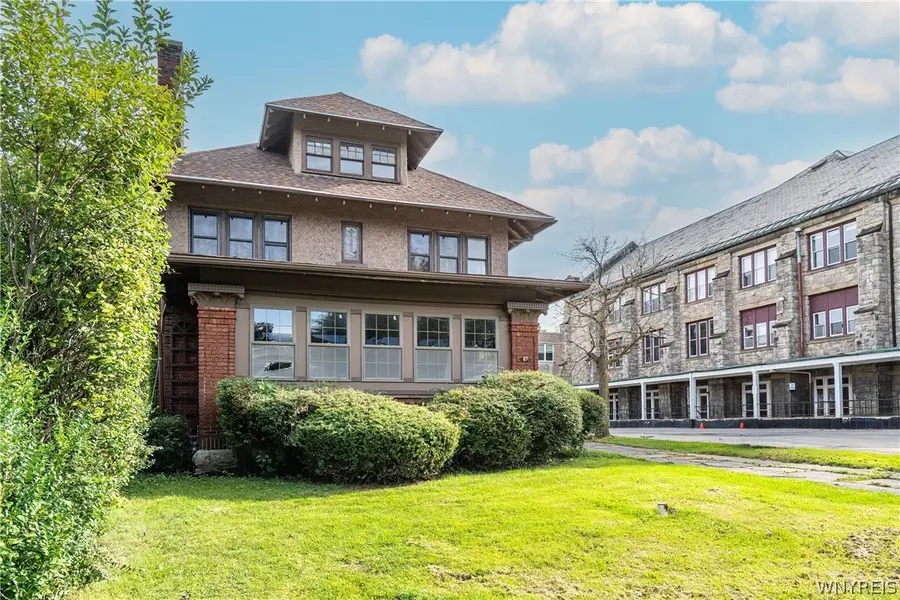 27 Jewett Parkway, Buffalo, NY 14214 - #3