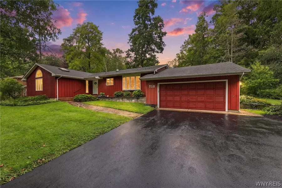 710 Ostrander Road, East Aurora, NY 14052 - #2