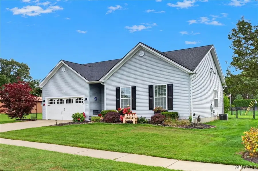 1505 Vanderbilt Avenue, North Tonawanda, NY 14120 - #2