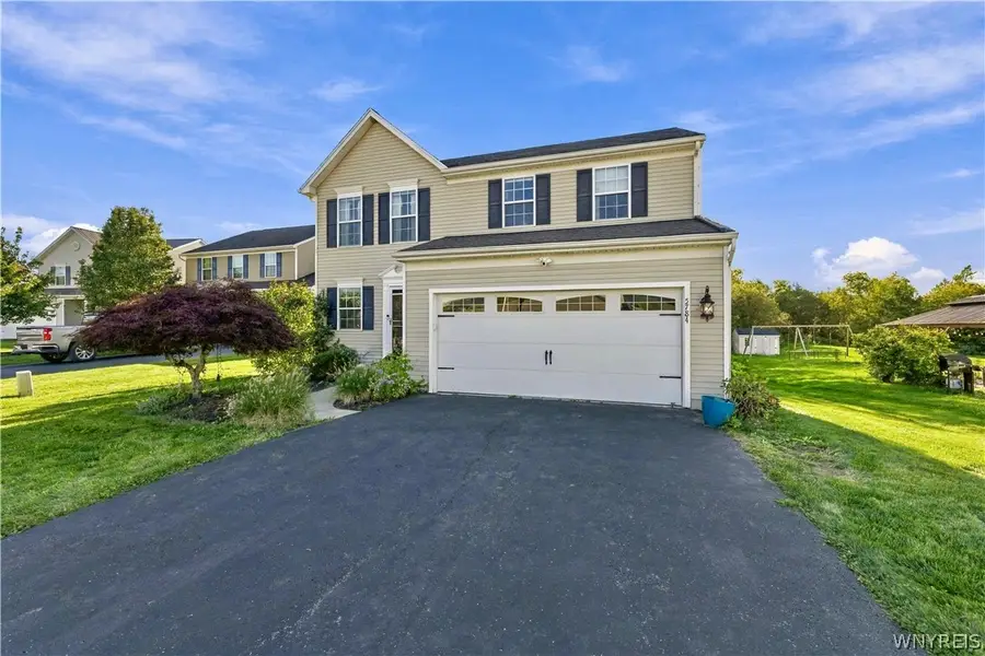 5784 Willow Creek Lane, Sanborn, NY 14132 - #2