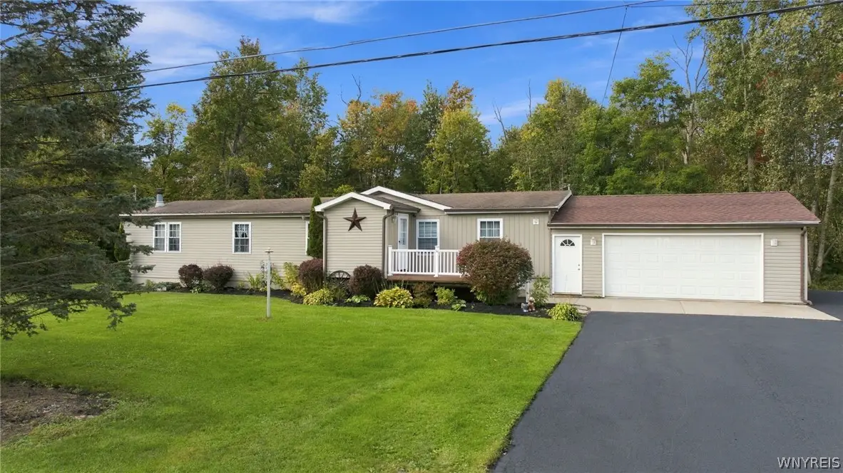 8862 S Lake Road, Corfu, NY 14036 - #1