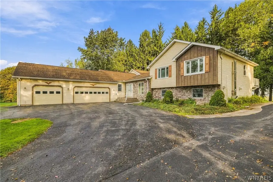 7569 Fairview Drive, Lockport, NY 14094 - #2
