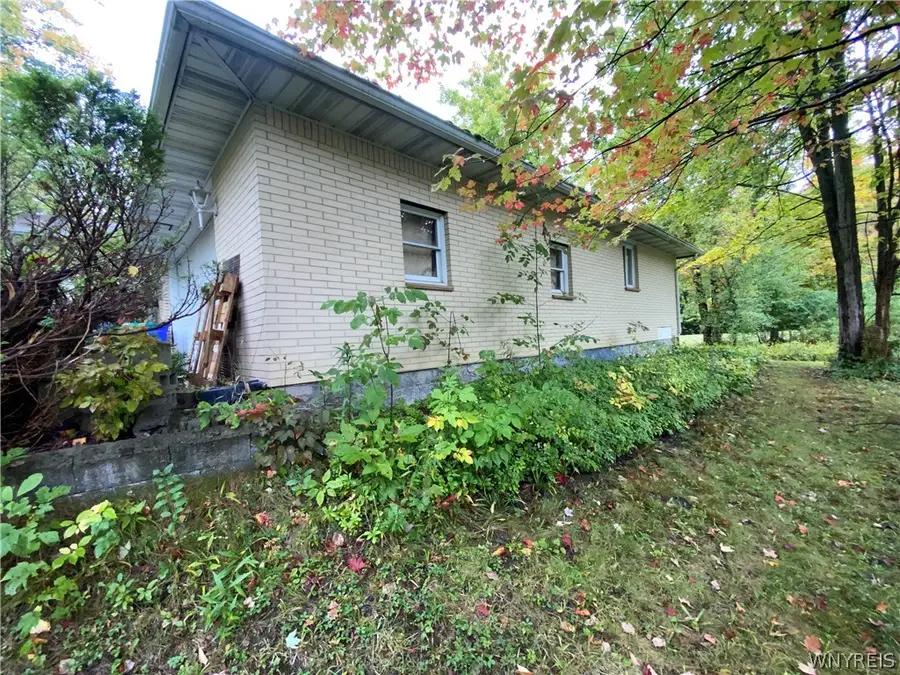 6768 Southwestern Boulevard, Lake View, NY 14085 - #2