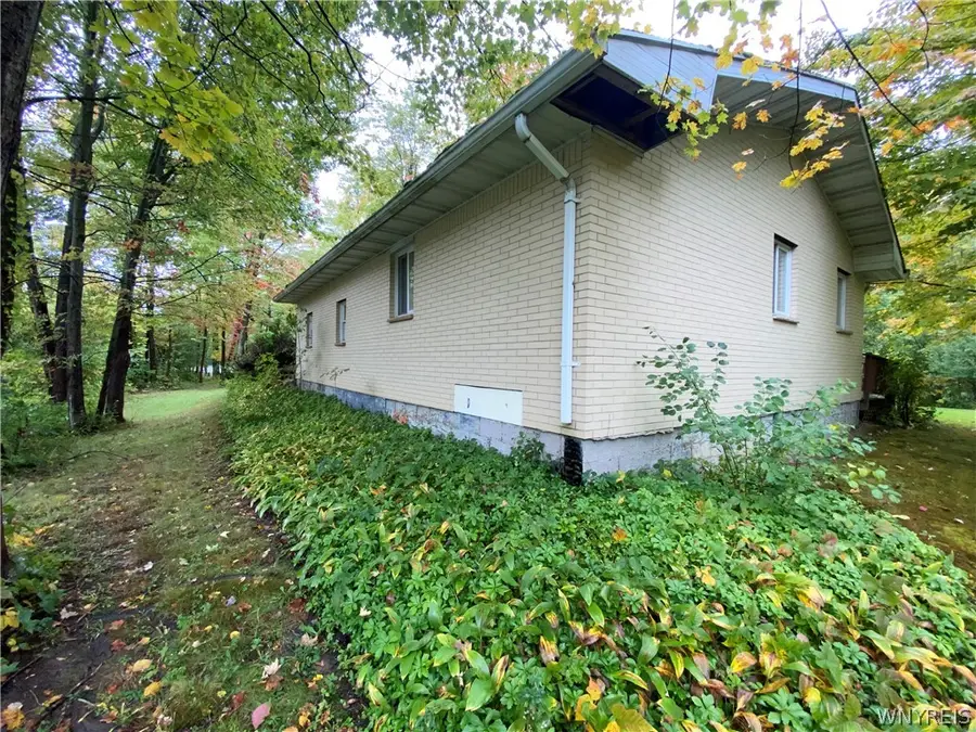 6768 Southwestern Boulevard, Lake View, NY 14085 - #3