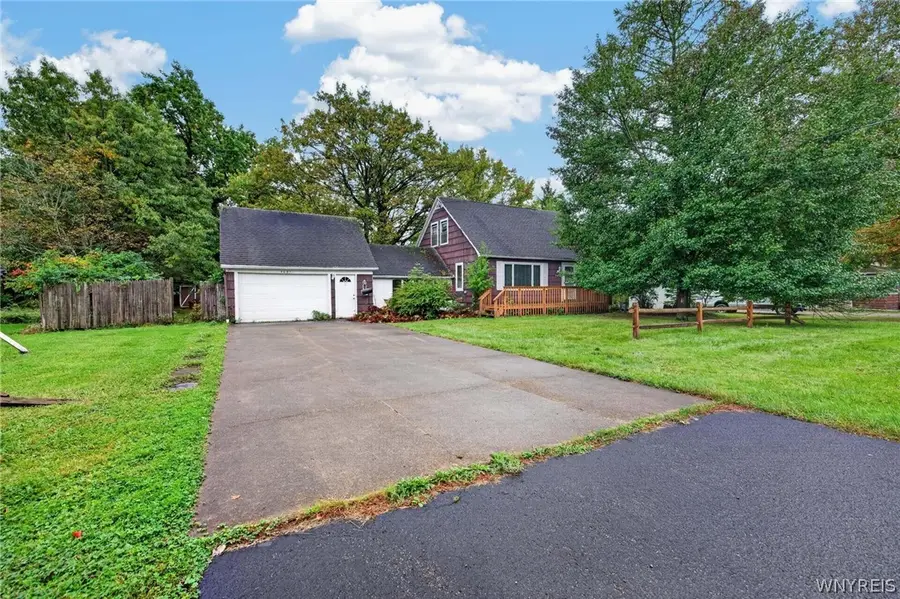 5081 Stewart Road, Buffalo, NY 14219 - #2
