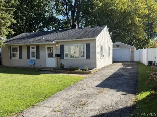 659 70th Street, Niagara Falls, NY 14304 - #2