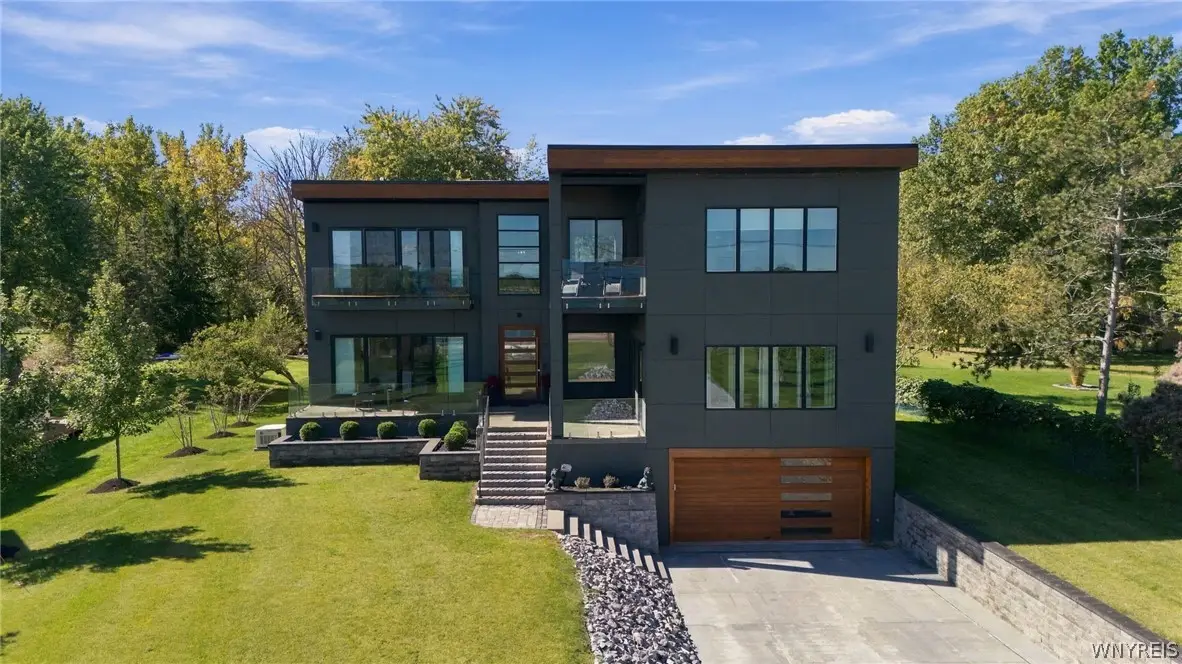 4300 E River Road, Grand Island, NY 14072 - #1
